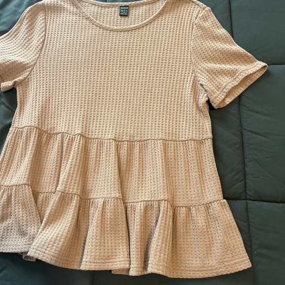 Women's Tan Short Sleeve Ruffle Top - Picture 3 of 8